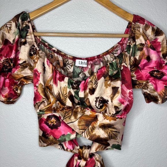 Floral Puff Sleeve Tie-Back Top - Picture 14 of 16